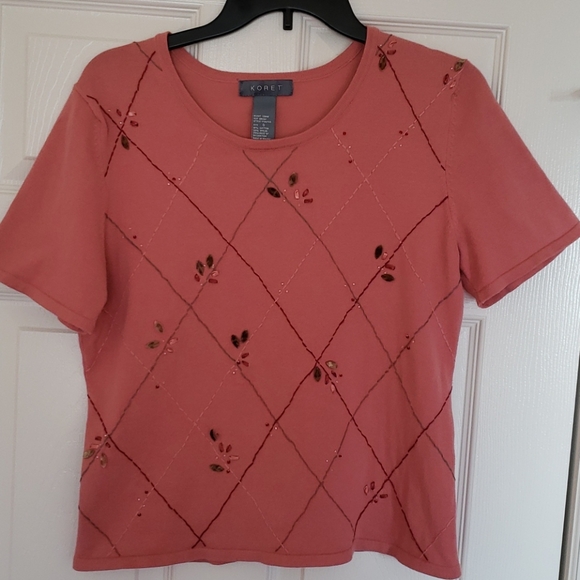 Lovely Short Sleeve Knit Top - Picture 1 of 8